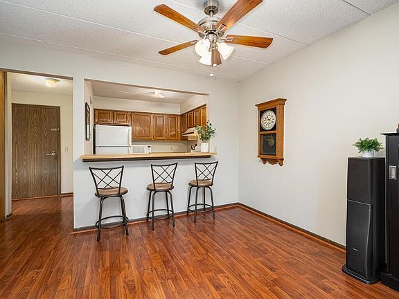 4th image of 3300 Louisiana Ave S APT 426