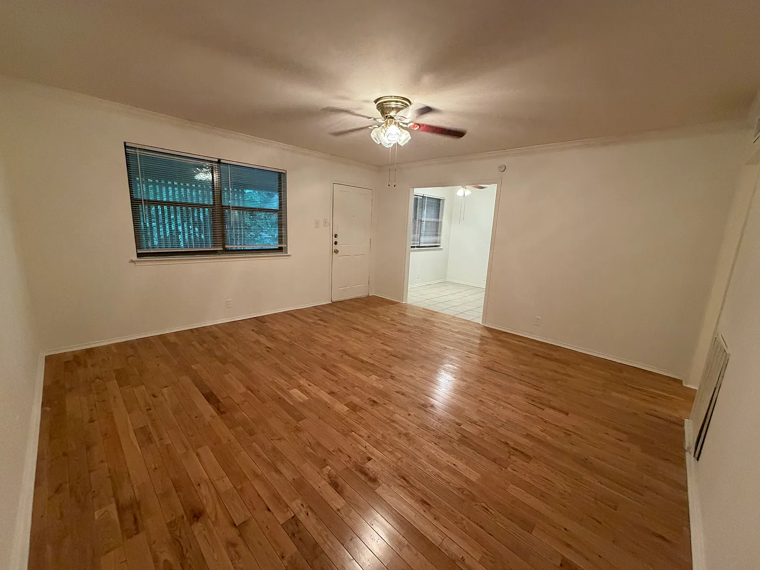 2 bed, 900 sqft, $1,295 — Photo 3