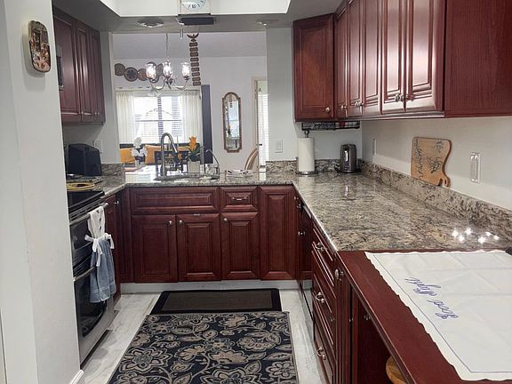 3rd image of 6285 Tall Cypress Cir