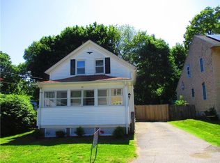 91 Milton Rd, Warwick, RI 02888