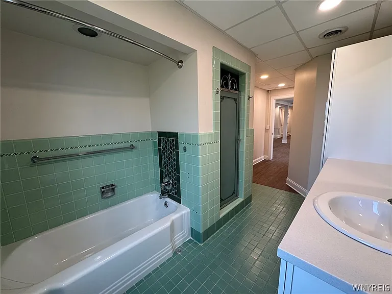 77 W Humboldt Pkwy #B — Photo 14