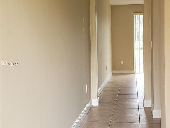 3rd image of 2323 NE 42nd Cir #0