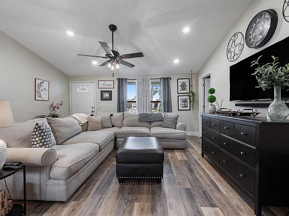 4th image of 8457 Mildred Drive W