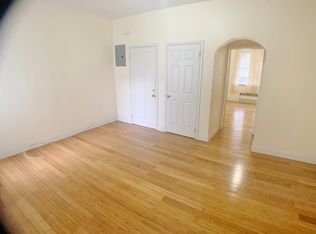 31-61 42nd St #B2, Astoria, NY 11103
