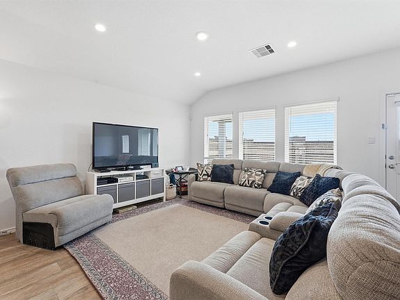 5th image of 31238 Yatesbury Ln