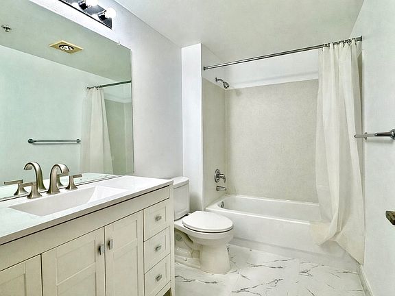 5th image of 111 108th Ave NE #411