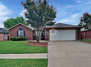 818 Valleybrooke Dr, Arlington, TX 76001