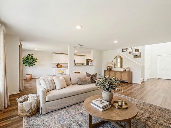 3rd image of 6007 BLUESTEM WAY