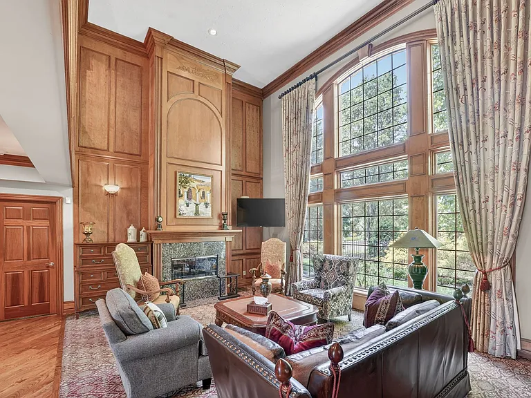 29998 Hilliard Blvd — Photo 3