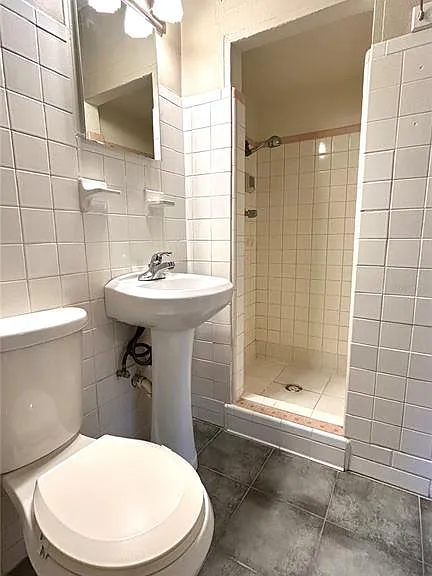 821 NW 8th Ave — Photo 8