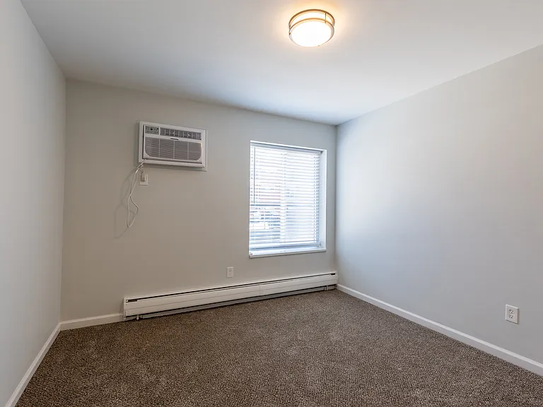 The Park on 13 Apartments - Royal Oak, MI — Photo 28