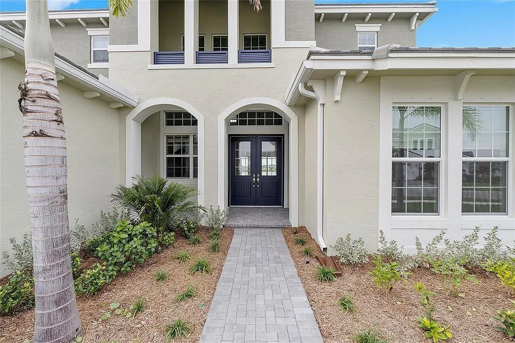 5 bed, 4.5 bath, 3979 sqft, $4,500 — Photo 2