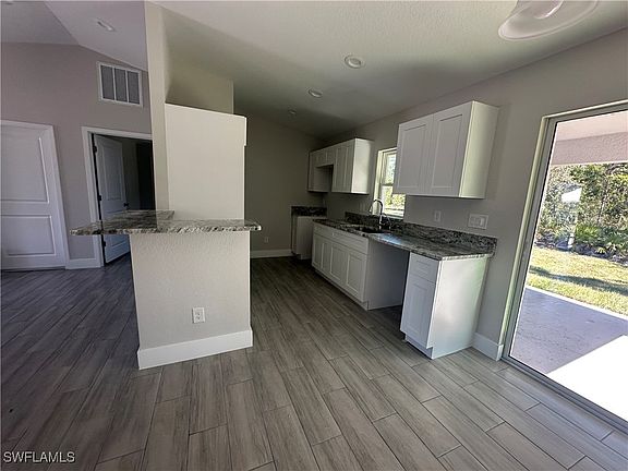 5th image of 302 Johns Ave