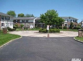 408 Kensington Ln, Bethpage, NY 11714