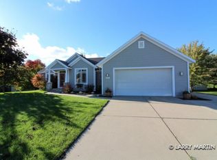 4651 Sunnyslope Dr, Hudsonville, MI 49426