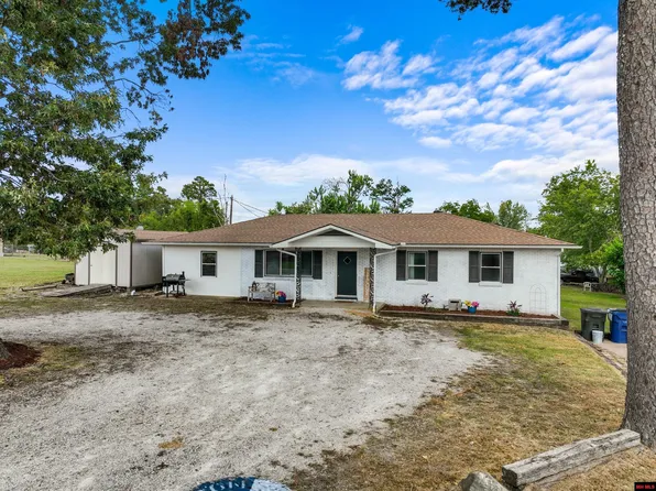 158 Pine St, Salesville, AR 72653