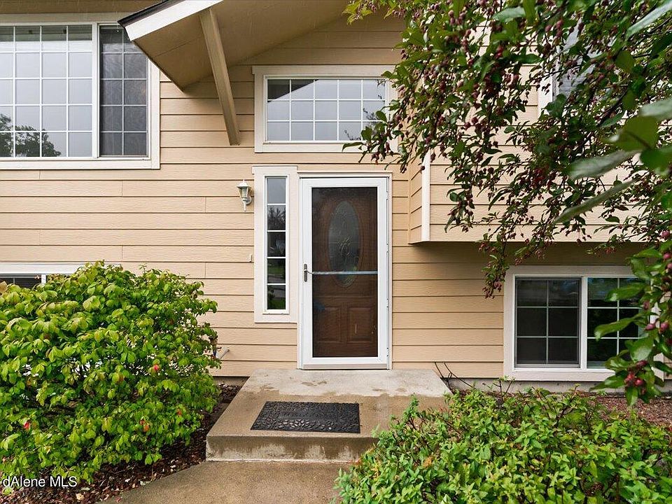 1st image of 909 E Glacier Peak Dr