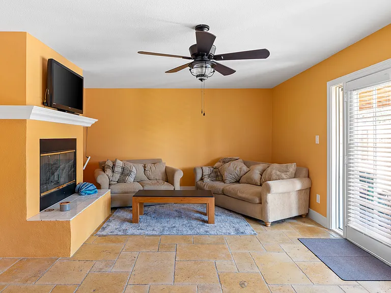 3905 S Elm St — Photo 4