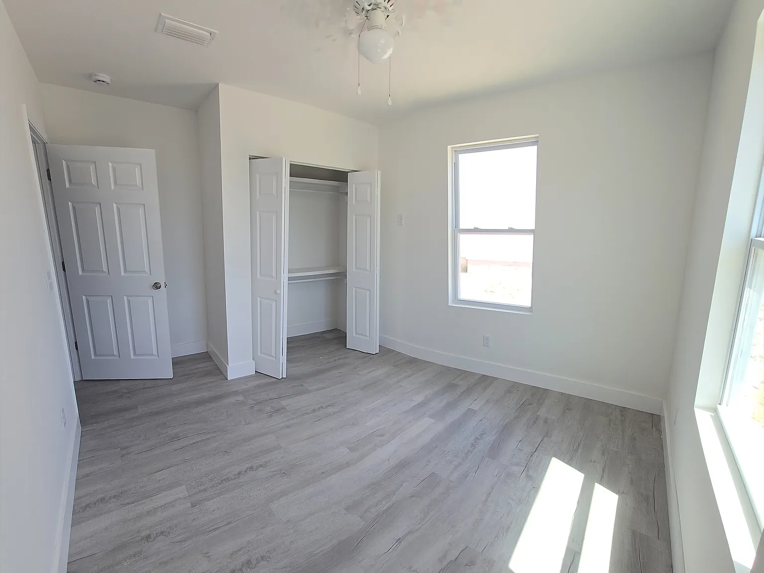 3 bed, 1200 sqft, $1,650 — Photo 4