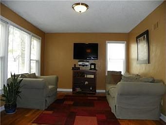 4th image of 4505 W 62nd St