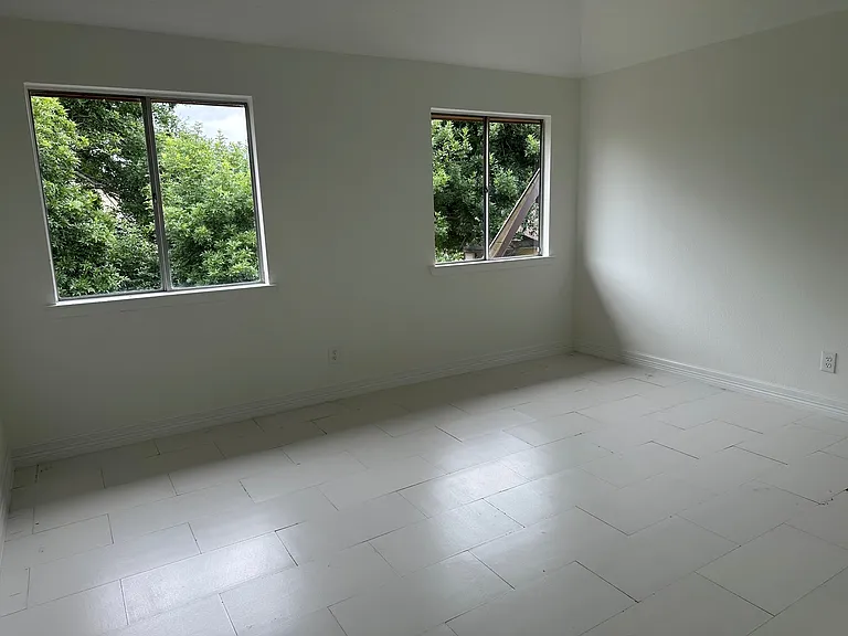138 Coffee Ln — Photo 4