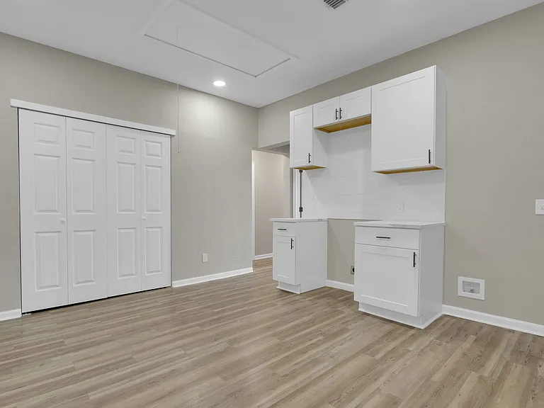 439 W Lubbock St — Photo 7
