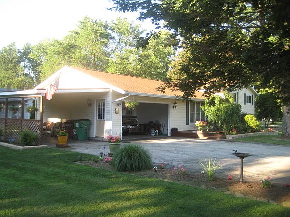 3rd image of 2911 Maine Ave