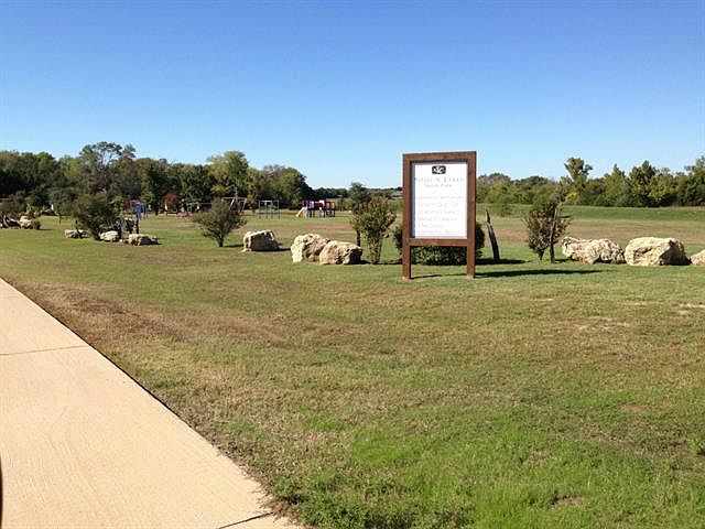 2nd image of 1176 Tawakoni Ln