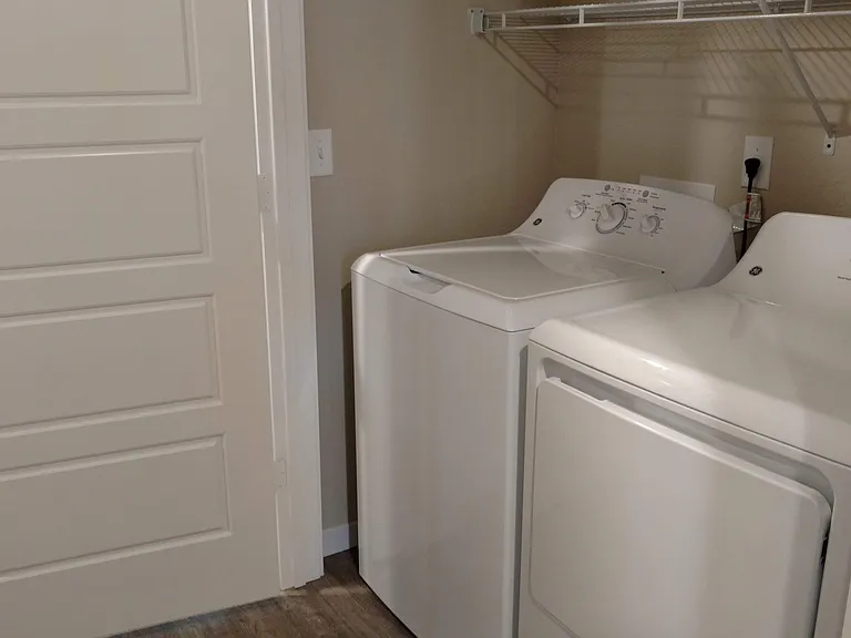 K-Ten Place Apartments — Photo 42