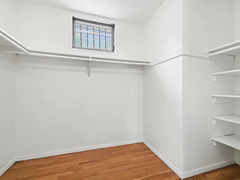 1036 S Bedford St #2 — Photo 16