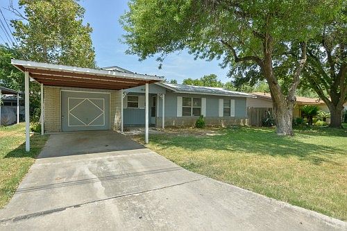 2nd image of 1919 Candlelight Ln