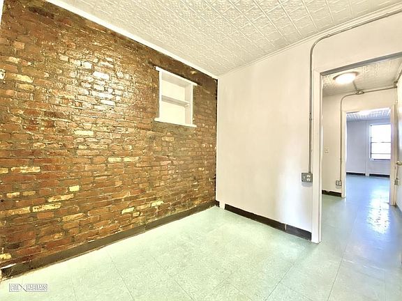5th image of 127 Stanton St APT 8
