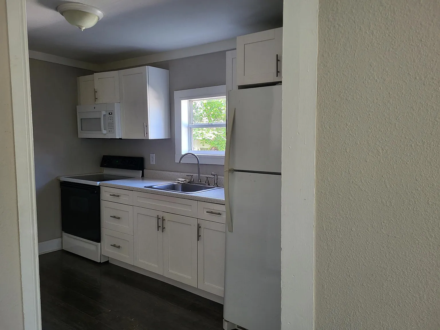 1523 W Hiawatha St — Photo 2