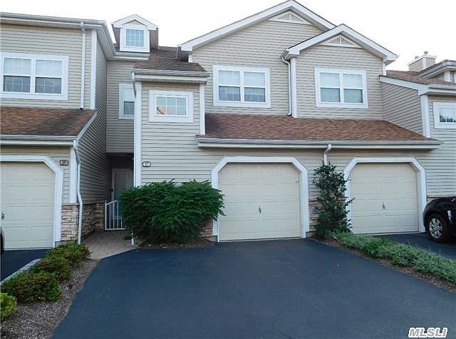 1st image of 139 Carriage Ln
