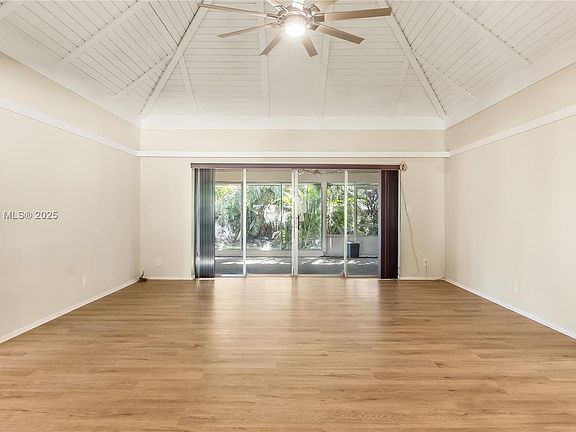 2nd image of 6102 White Oak Ln