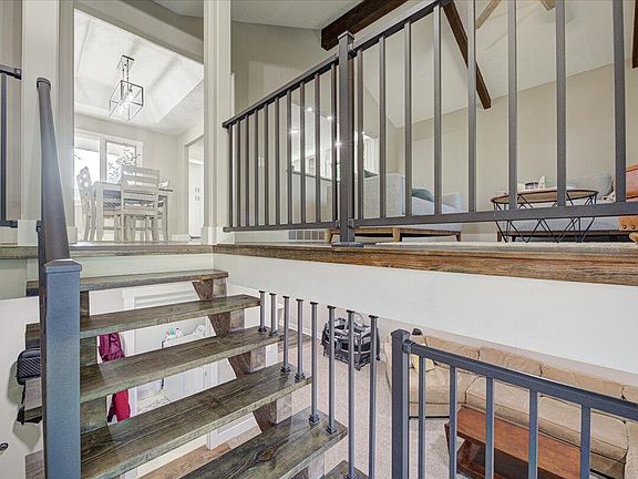 4th image of 1090 Clark Cir