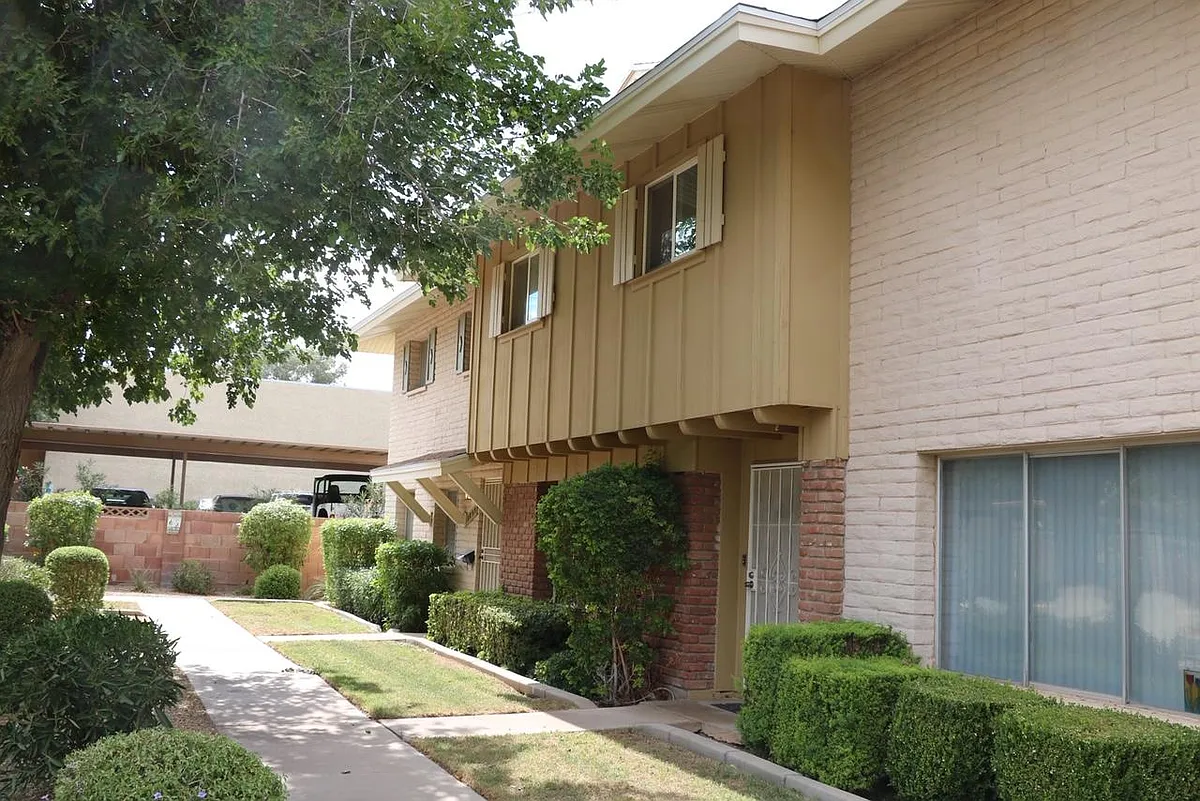 Front of home - 5853 N Granite Reef Rd