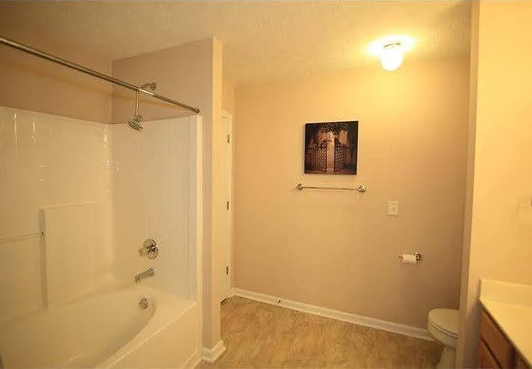 2977 Greyhawk Ln — Photo 12