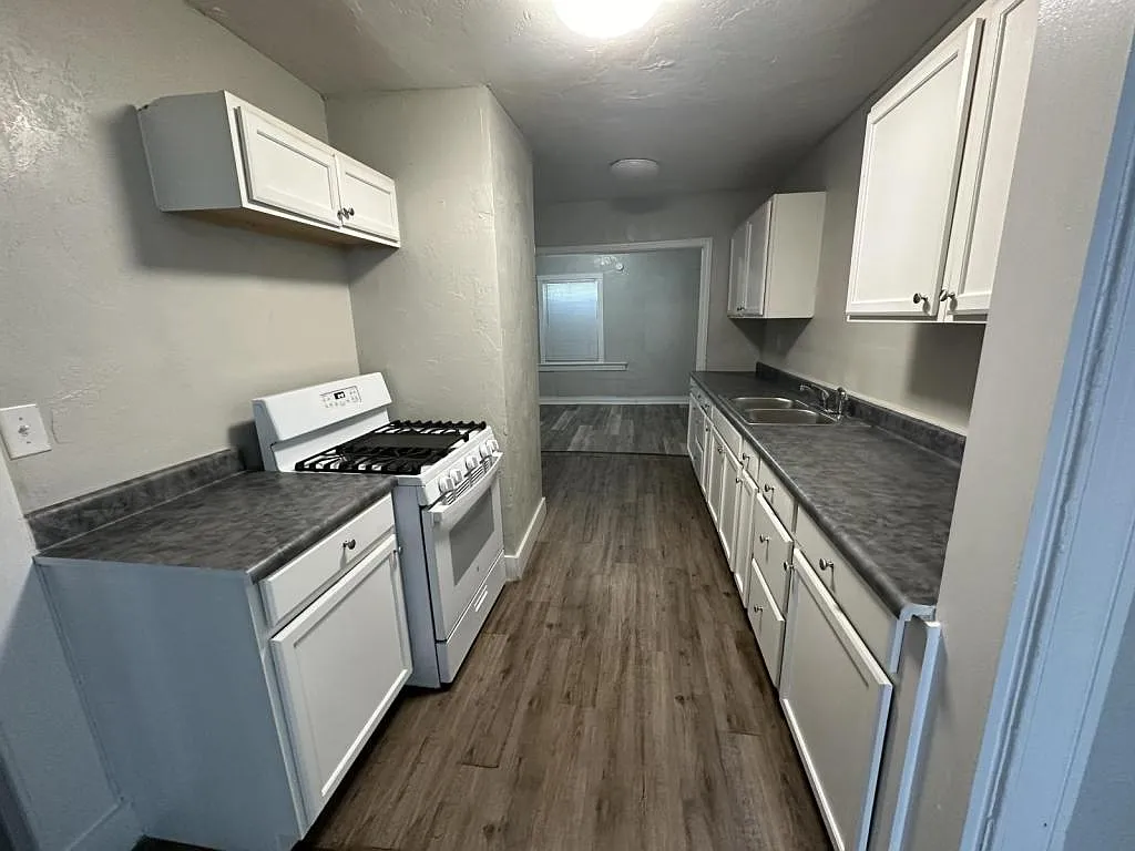 727 N Wheeling Ave — Photo 4