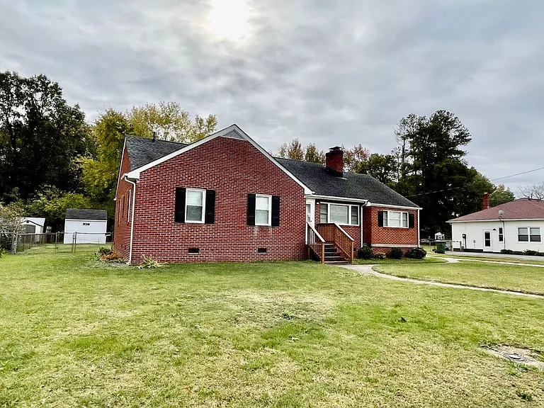 1109 Smithfield Ave — Photo 1