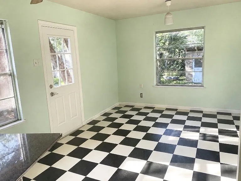 4700 Glenhaven Cir — Photo 10