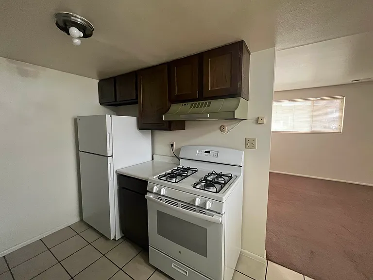 674 N Main St #674 — Photo 7