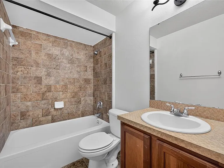4796 Tangerine Ave #4796 — Photo 15