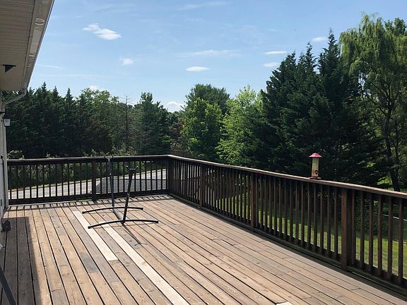 2nd image of 17723 Meadowood Dr