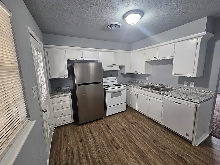 4321 NW Pollard Ave — Photo 4