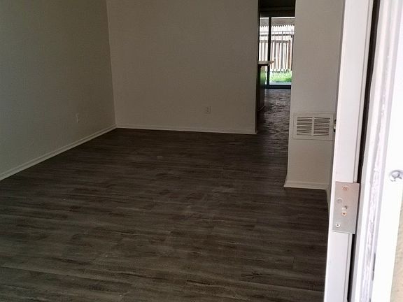 2nd image of 833 N Vineyard Ave APT B
