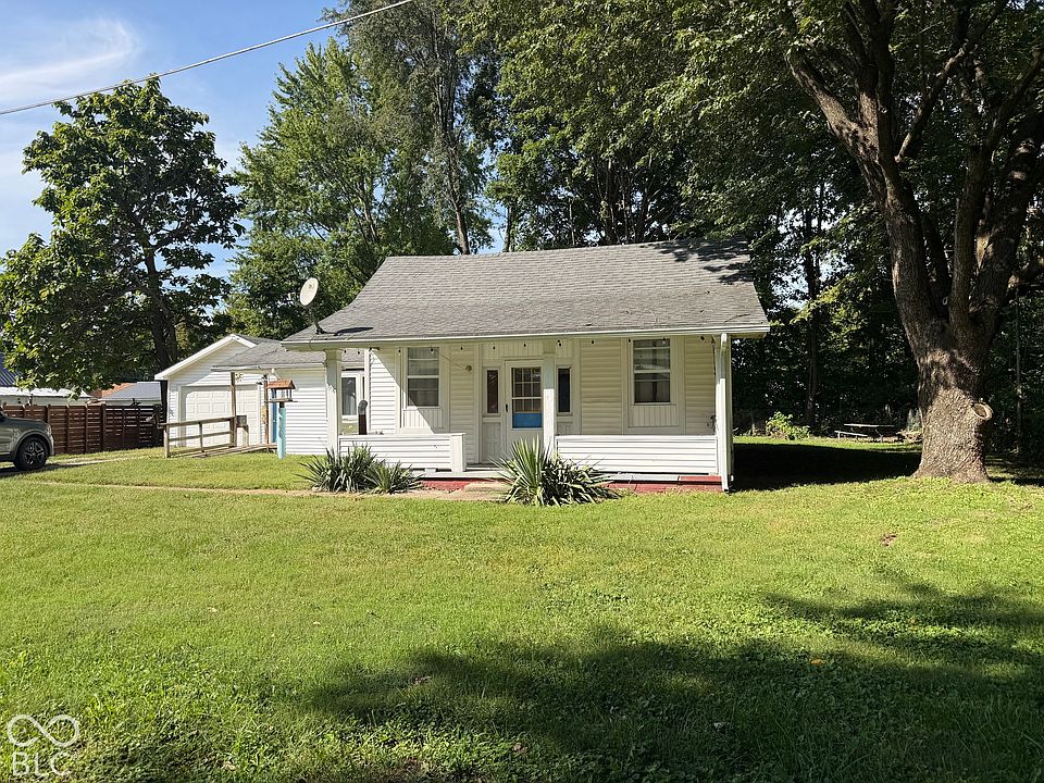 2nd image of 890 Columbia Ave