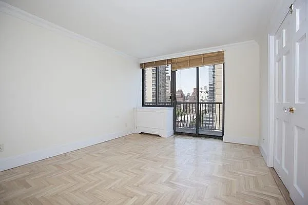 Rented by Akam Sales and Brokerage | media 4