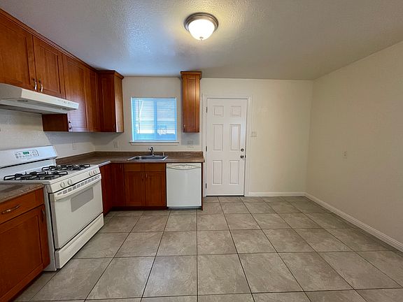 5th image of 777 Warrington Ave