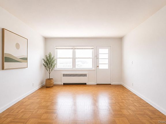 5th image of 325 Shore Rd APT 1E